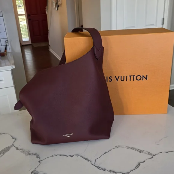 Louis Vuitton Low Key Tote Only - Picture 3 of 11
